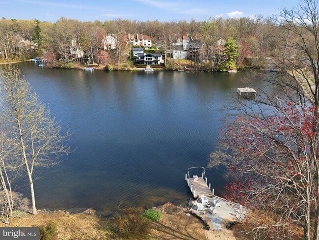 11216 S Shore Rd