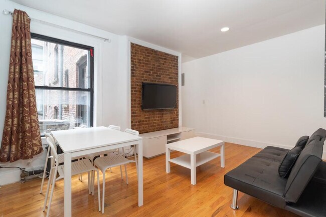 Photo - 322 E 93rd St Unidad ID1032047P