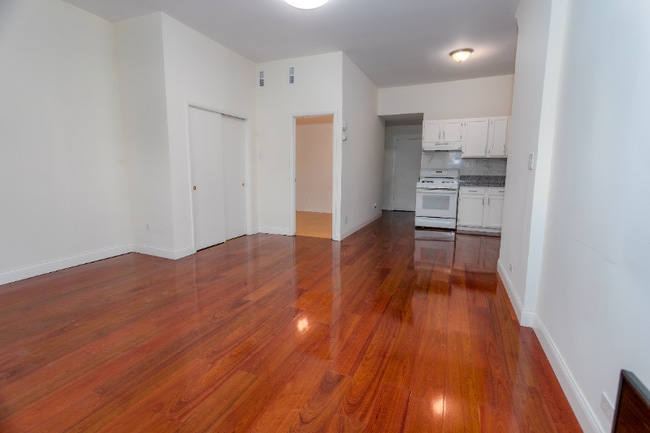 Photo - 1651 W 38th Pl Unit 1F