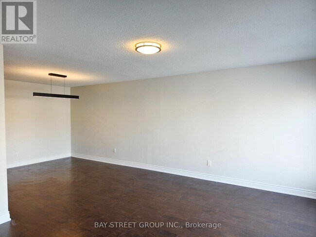 Photo - 2615 Windjammer Rd