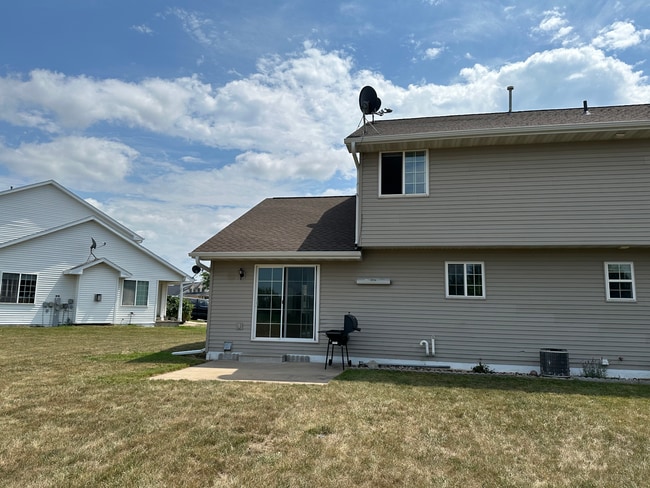 Photo - 2010-2012 Autumn Lane, Unit 2012