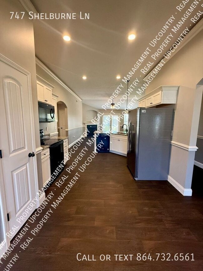 Photo - 747 Shelburne Ln