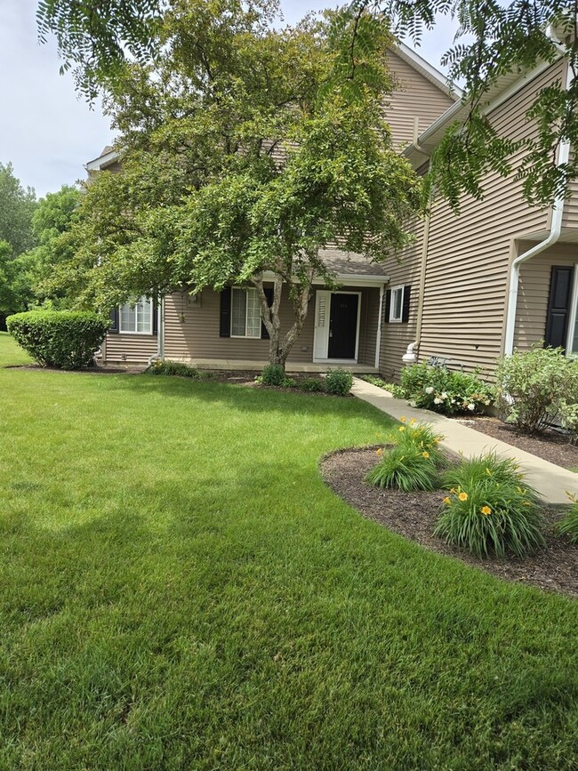 Photo - 443 Village Creek Dr Townhome