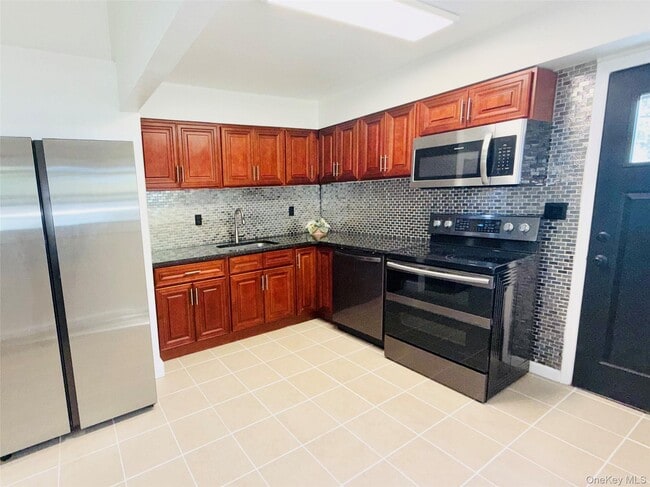 Photo - 1553 Potter Blvd