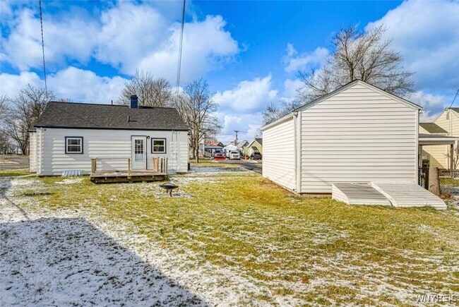 Building Photo - 3 Riverview Ave Rental