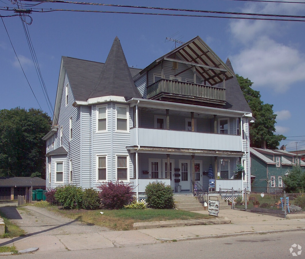 Photo - 117 Pine St Apartments