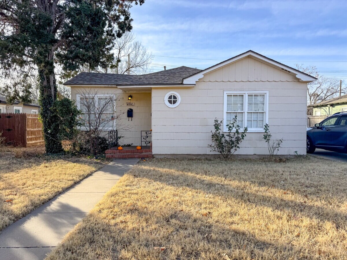 Updated Home Near Texas Tech! - Updated Home Near Texas Tech!
