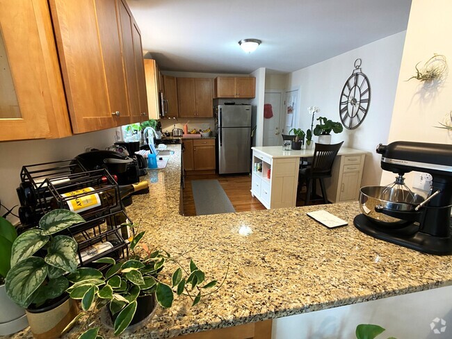 Building Photo - 78 Ten Hills Rd Unit 1 Rental