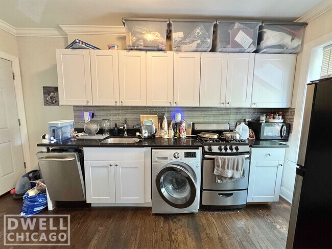 Photo - 2541 N Seminary Ave Unit 2