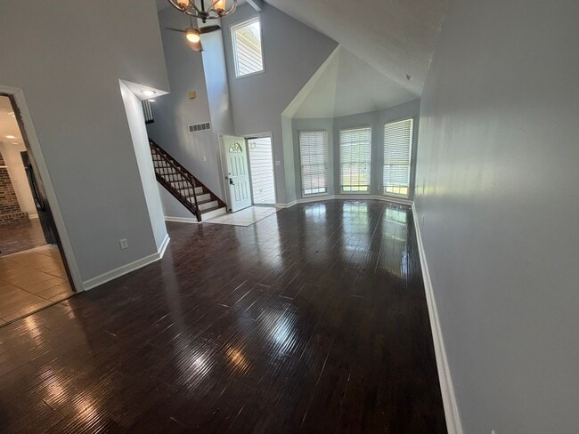 Photo - 401 Dustin Dr