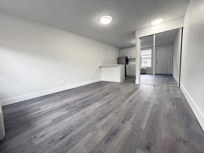 Photo - Pine Grove Apartments