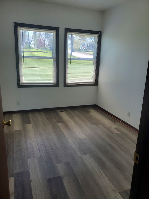 Photo - 2910 Endicott Ave
