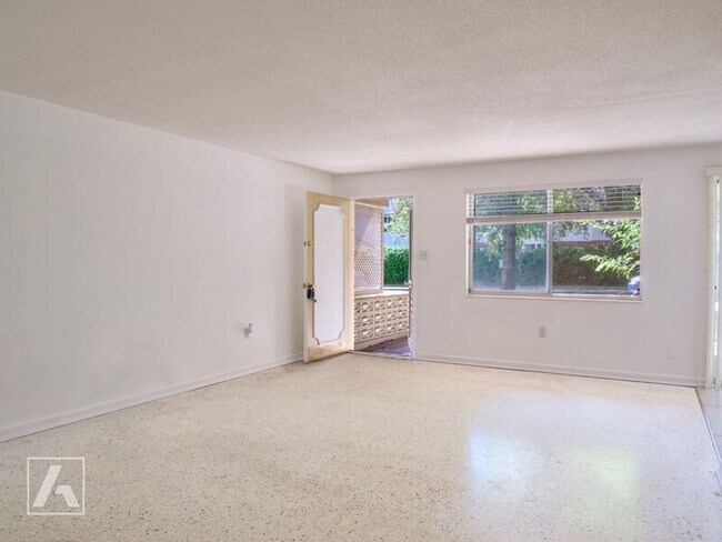 Photo - 1121 Eastin Ave Unidad B4