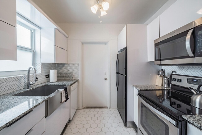 Photo - 1016-1042 NW 42nd St