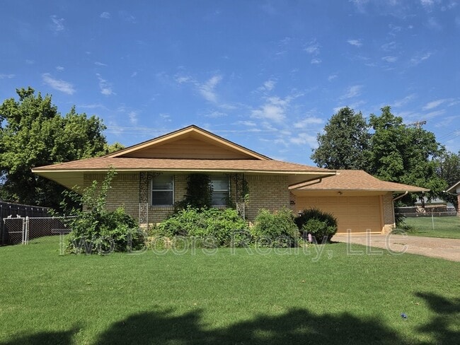 Building Photo - 3225 N Ridgewood Dr Rental