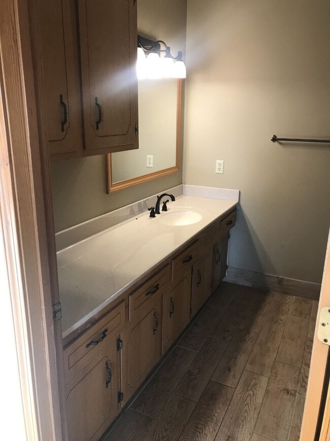 Photo - 242 N 1600 Rd
