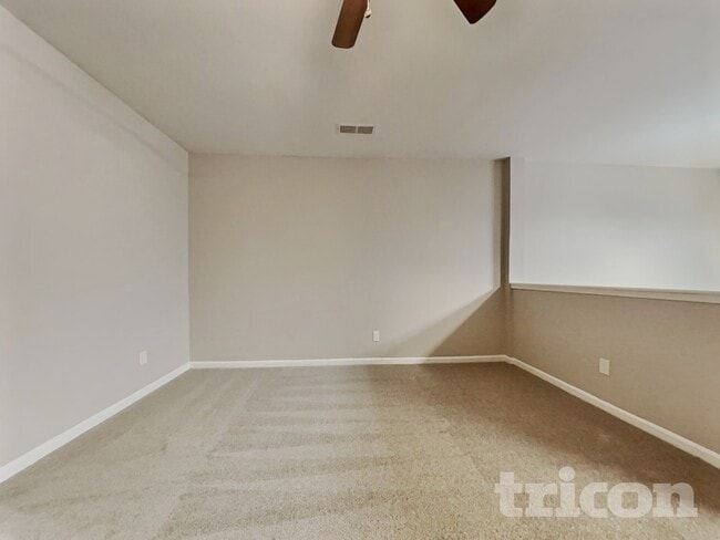 Photo - 121 Southwind Cir