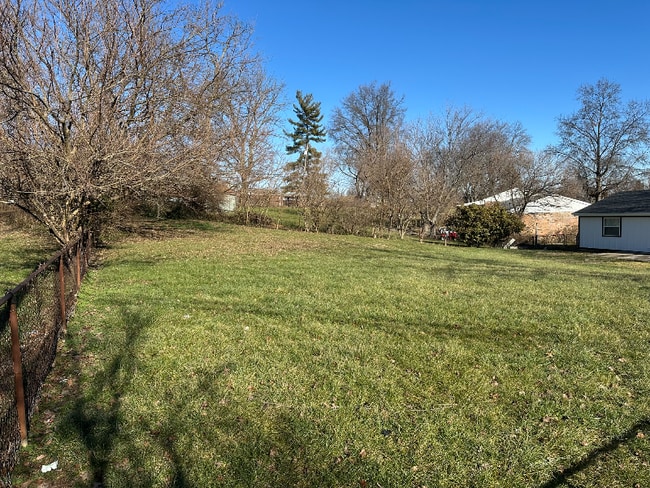 Photo - 139 Raintree Rd