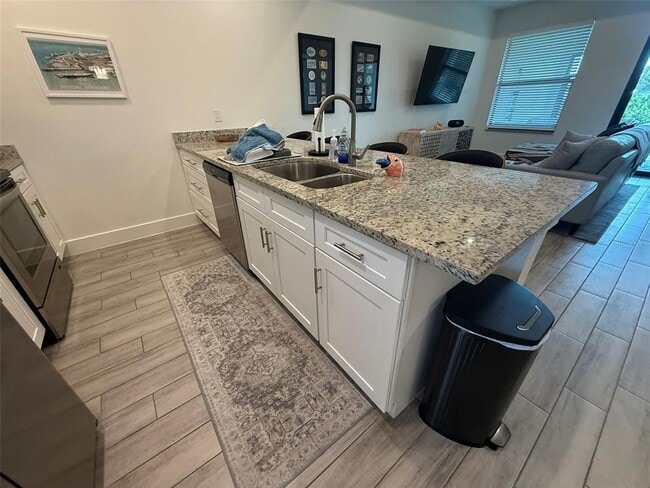 Photo - 2301 Magdalina Dr