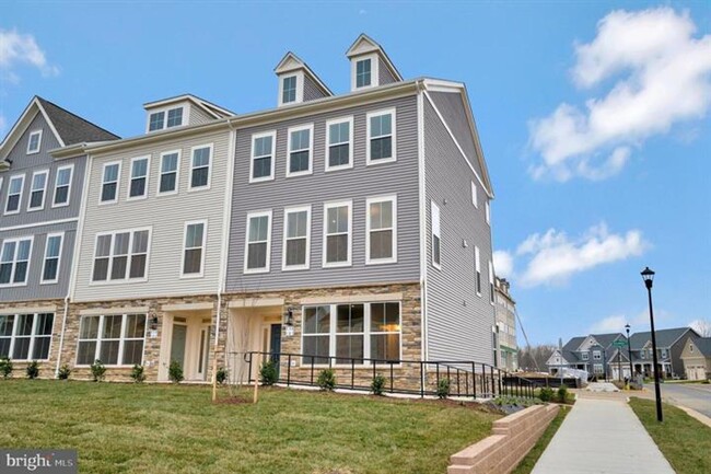 Building Photo - 255 Aspen Rd
