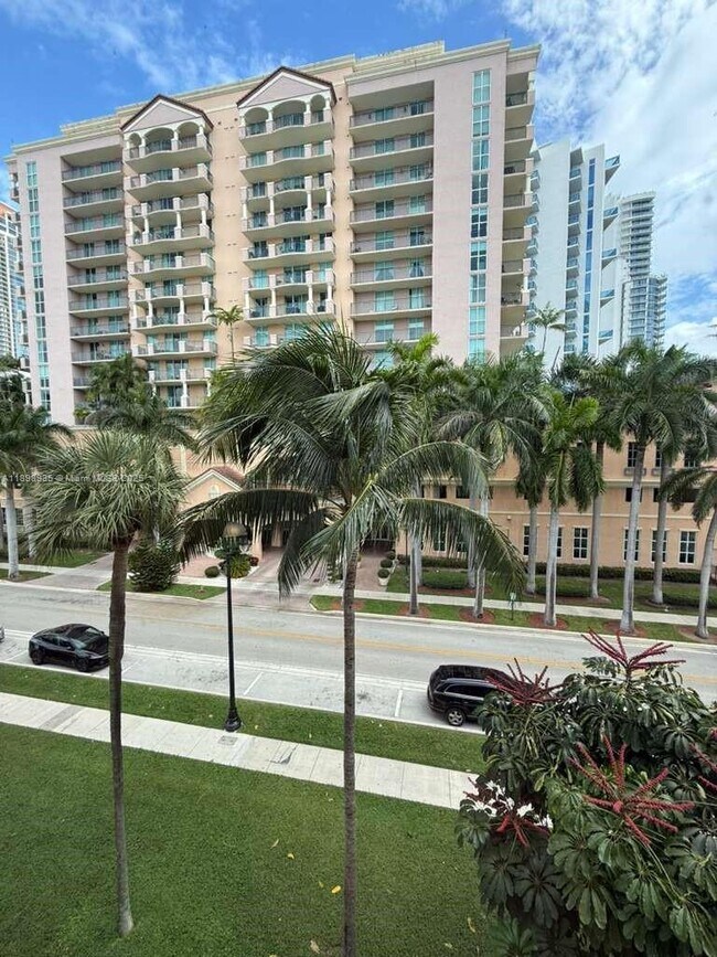 Photo - 17560 Atlantic Blvd Unidad 414