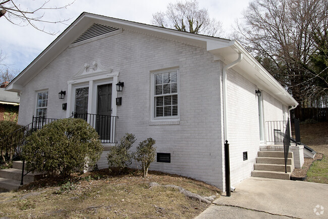 Building Photo - 302 N Cedar St Unit B Rental