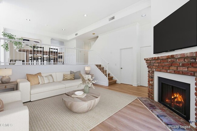 Photo - 22028 Collins St