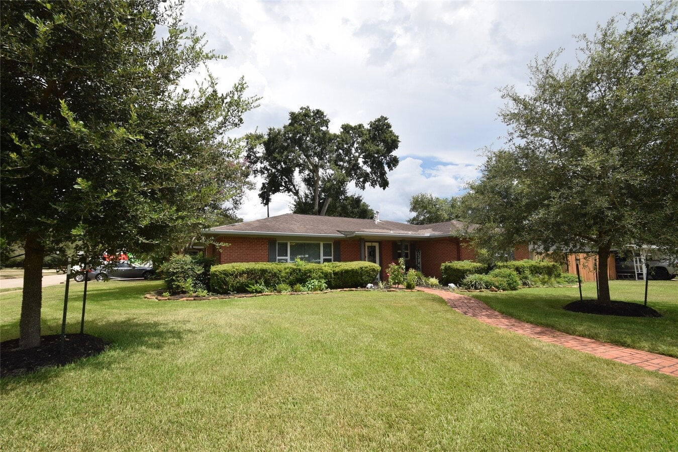Photo - 1954 Heights Dr