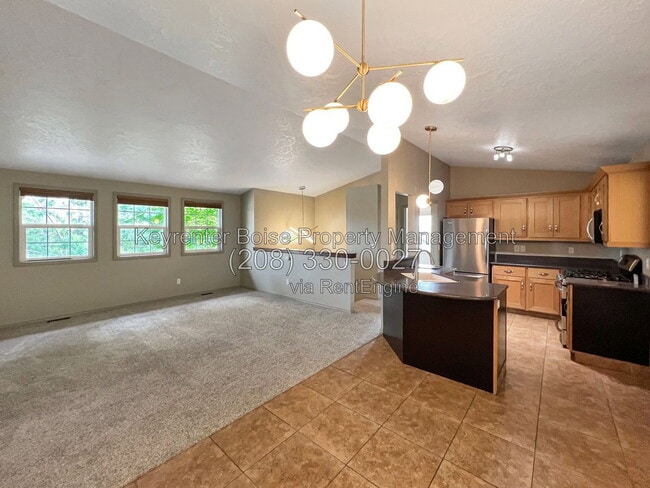 Photo - 5000 S Deselm Way