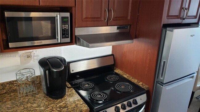 Photo - 19201 Collins Ave Unit 246