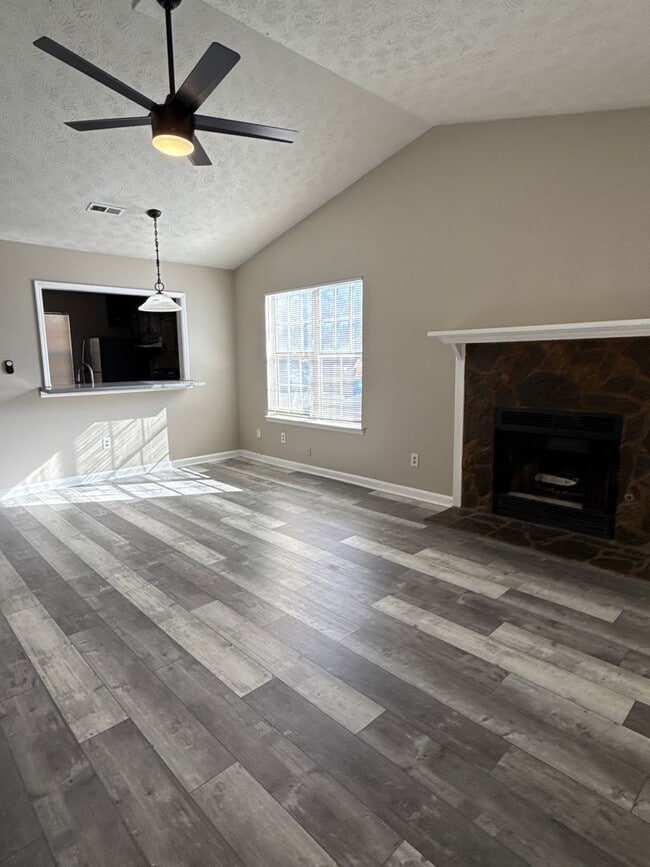 Photo - 105 Fruitwood Trce Unit B