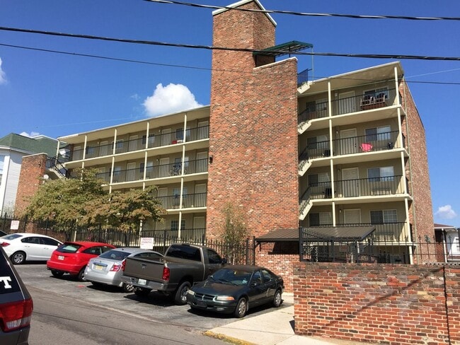 Photo - 1BR Near UTK & Downtown Knoxville – Walk t... Unit ET207 BR1 (EVIP)
