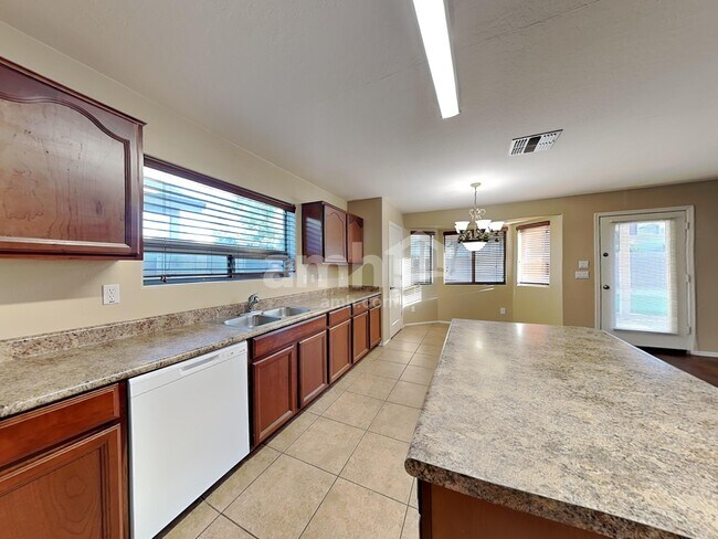 Photo - 433 E Penny Ln