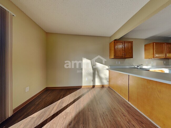 Photo - 6044 Draycott Dr