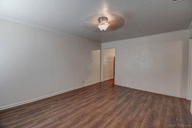 Photo - 701-703g Unit 701