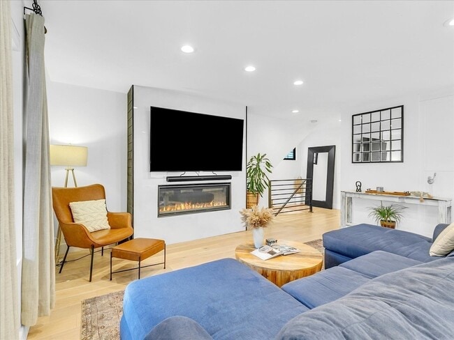 Photo - 23 Princeton St