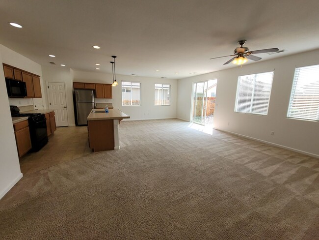 Photo - 141 Catlin St