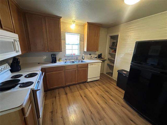 900 W Avenue F