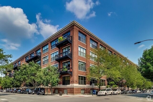 Building Photo - 1040 W Adams St Unit 238 Rental