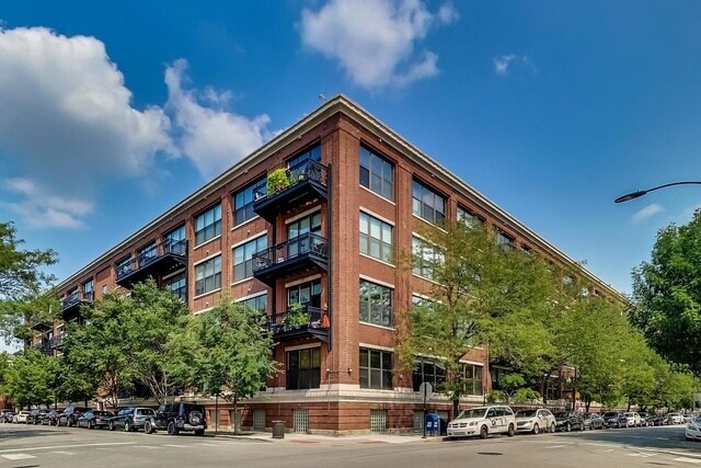 Photo - 1040 W Adams St Unidad 238 Rental