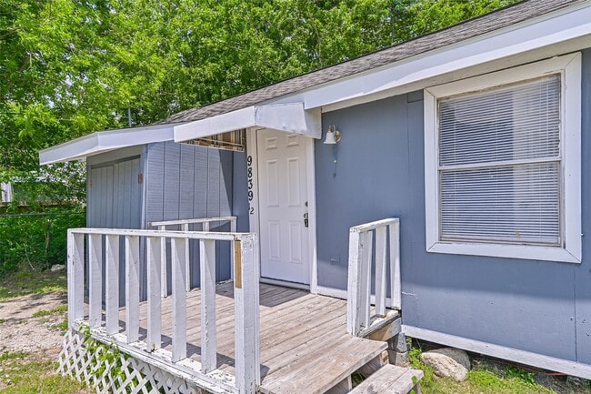 Photo - 9839 Racine St