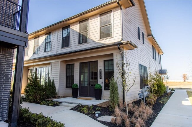 Building Photo - 4607 S 47th St