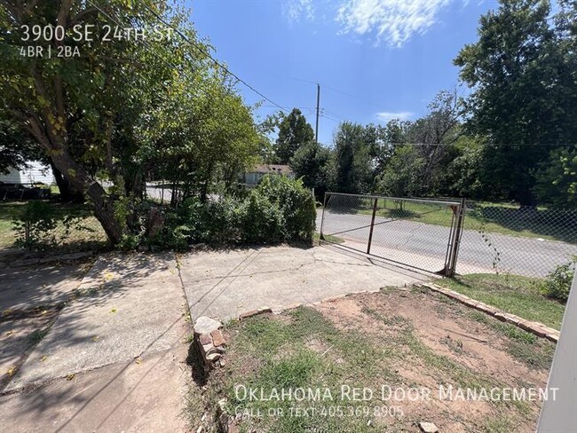 Photo - 3900 SE 24th St
