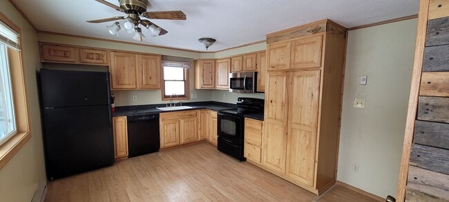 Photo - Spacious 4 Bedroom Home