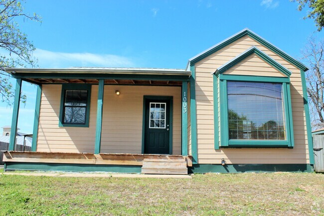 Building Photo - 1003 E Alamo St Rental