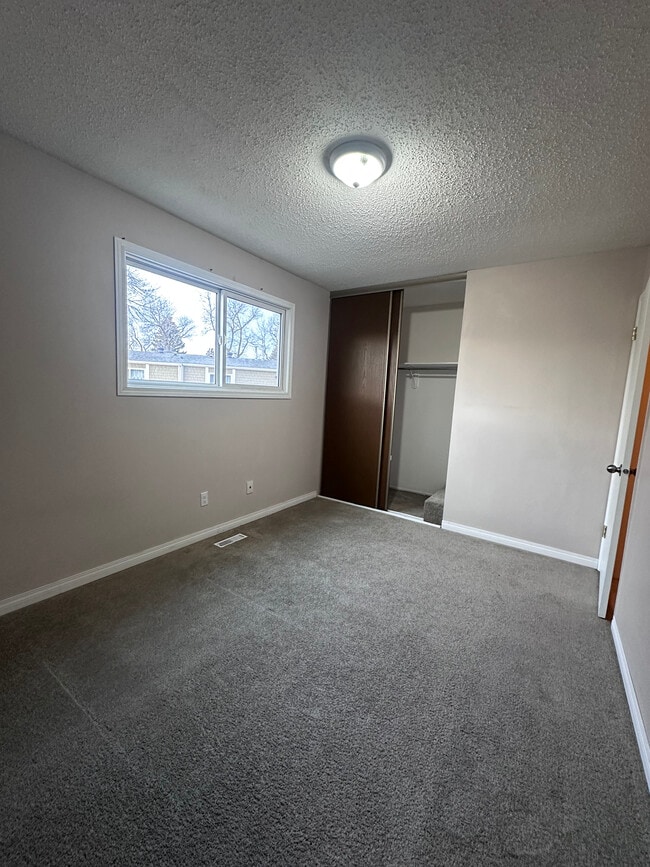 Photo - 243 Cassino St S