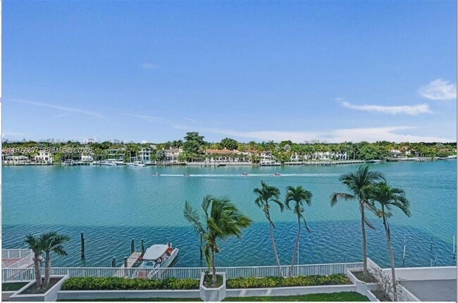Photo - 5700 Collins Ave Unidad 3H