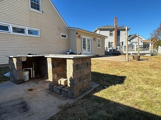 Photo - 303 West Ln