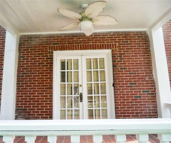 Photo - 825 North Ave