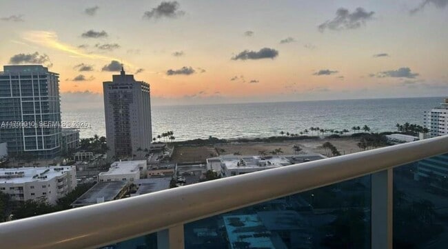 Building Photo - 6770 Indian Creek Dr Unit TSB